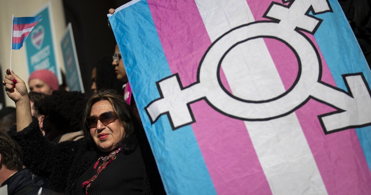 Konec nucených zásahů. Pohlaví si lidé v Česku změní i bez kastrace, nová pravidla už pomohla desítkám lidí