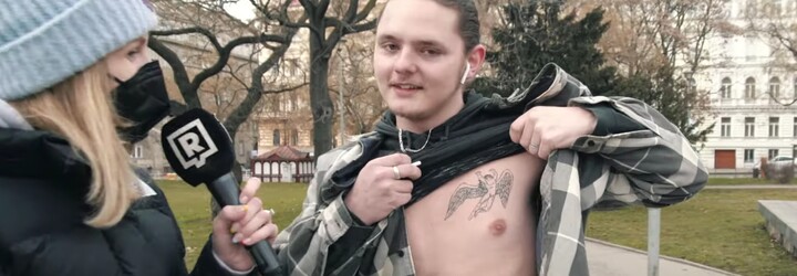 Remixy písní se zvuky z gay porna, Řezníka nebo Juice WRLD. Tohle mají Pražané ve sluchátkách