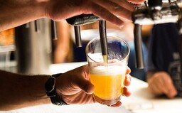 50letý Čech vykradl banku ve Švýcarsku, pak šel do hospody na pivo