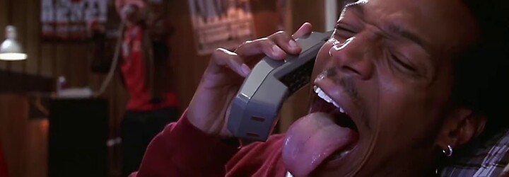 Zayo ohlasuje nový album vlastnou verziou legendárnej „Wassup?“ scény z filmu Scary Movie