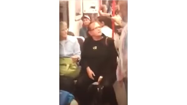 Určitě si pamatuješ na Julču z metra, která „měla právo sedět“. Co ženu tak rozlítilo?