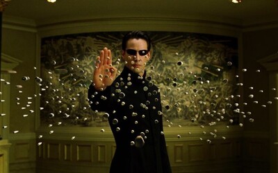 Matrix je metaforou pro transgender identitu, potvrdila režisérka legendárního filmu.