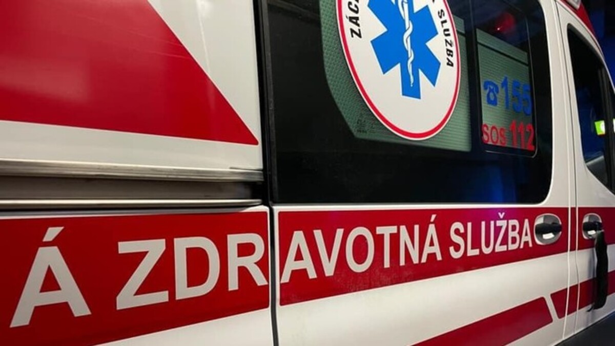 sanitka, záchranári