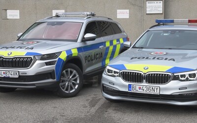 Slovenská polícia predstavila svoje nové autá. Štefan Hamran objasnil, prečo zvolili žltú a modrú farbu.