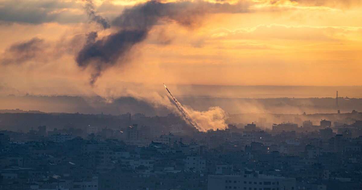 Izraelská invaze se odkládá kvůli dešti. Své domovy opustilo milion Palestinců a Palestinek