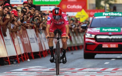 Cyklisti na španielskej Vuelte sa sťažujú na príliš časté testovanie na koronavírus. Z pretekov už vypadlo 23 pretekárov.