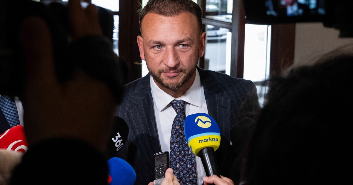 Skandál slovenského ministra vnitra: Byl nachytán ve VIP zóně F1, čelí podezření z korupce