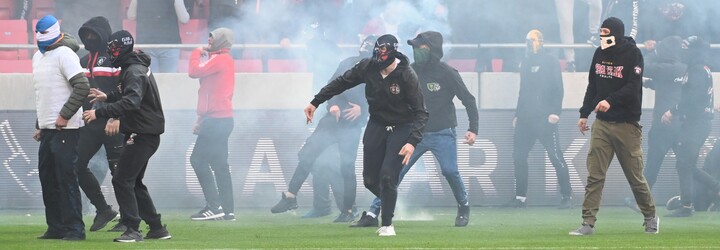 Polícia bude vymáhať od Spartaku Trnava desaťtisíce eur za zásah počas derby so Slovanom