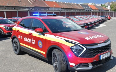 Slovenskí hasiči dostali 41 nových áut. Mali by pomôcť ušetriť a zároveň výrazne zlepšiť výkon služby príslušníkov.