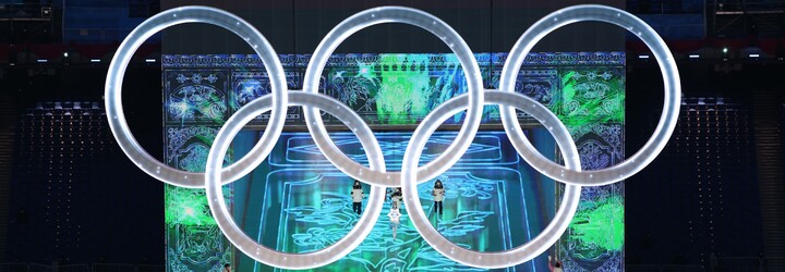 VIDEO: Reportéra odviedli čínske bezpečnostné zložky priamo počas živého TV vstupu. Informoval o otváracom ceremoniáli olympiády