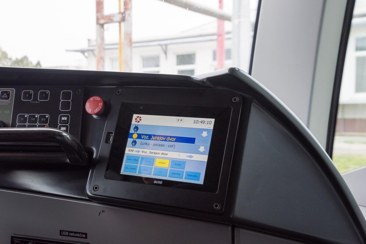 Palubný počítač Buse BS 301, ktorý Dopravný podnik Bratislava inštaluje do všetkých nových vozidiel od roku 2014.