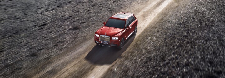 Brodiť sa vodou s Rolls-Royce? Najluxusnejšie SUV za 325-tisíc to dokáže