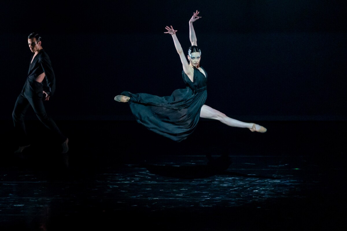 Premiéru Fashion Balletu 2023 otvoril dizajn Andrey Pojezdálovej a choreografia Hany Vidovej. Dramatickosť a emócie ovládli diváka na niekoľko hodín.