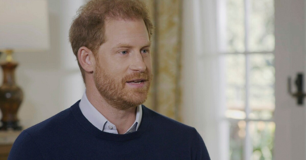 Princ Harry touží po usmíření s královskou rodinou. Král Karel III. s ním nechce komunikovat