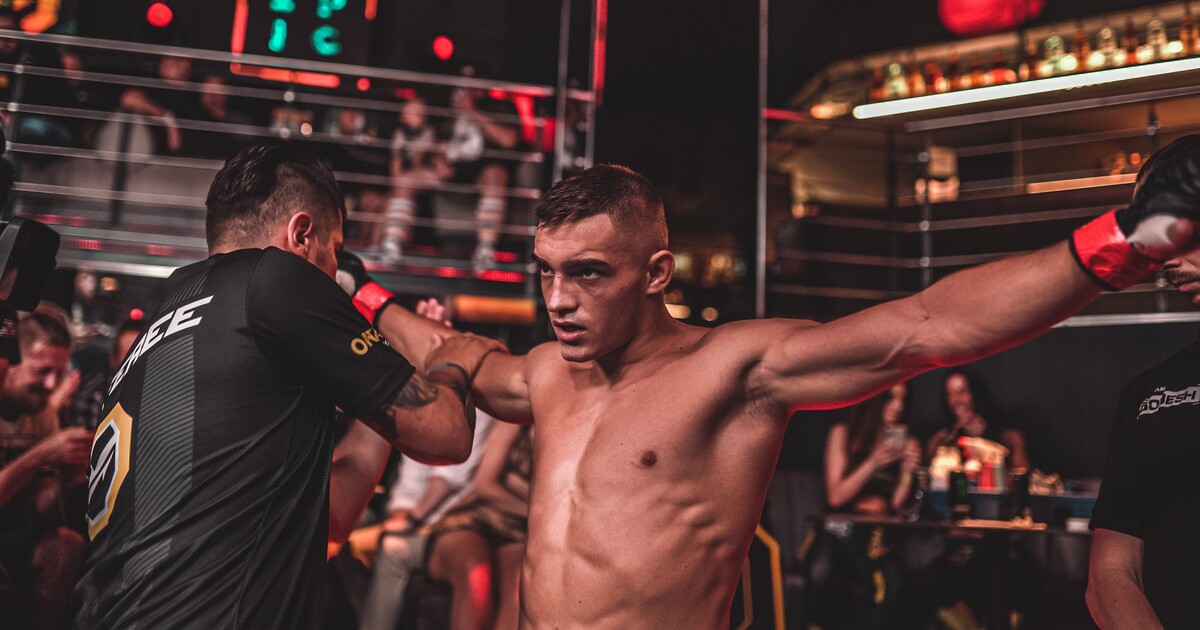 Mawar údajně zase řádil, tentokrát na Letné. Nabádal zřejmě sjetou přítelkyni, aby zbila dívku a dal pěstí její kamarádce