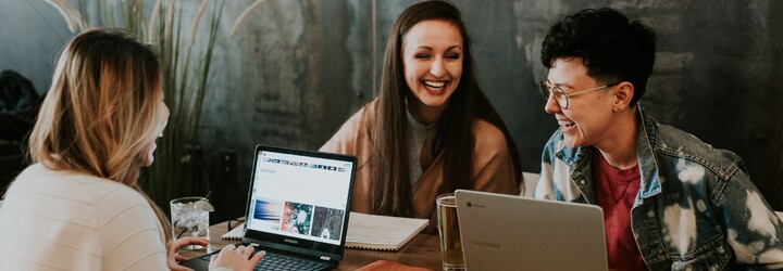 Změny na trhu práce 2023: Jaká je minimální mzda nebo kolik ti firma proplatí za home office?