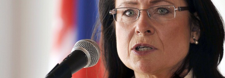 Část senátorů chce abdikaci prezidenta Zemana. Kvůli udělené milosti Balákovi