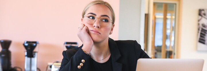 Každý třetí člověk se nechce vrátit do kanceláře. 44 % lidí si home office pochvaluje pro lepší rovnováhu mezi životem a prací