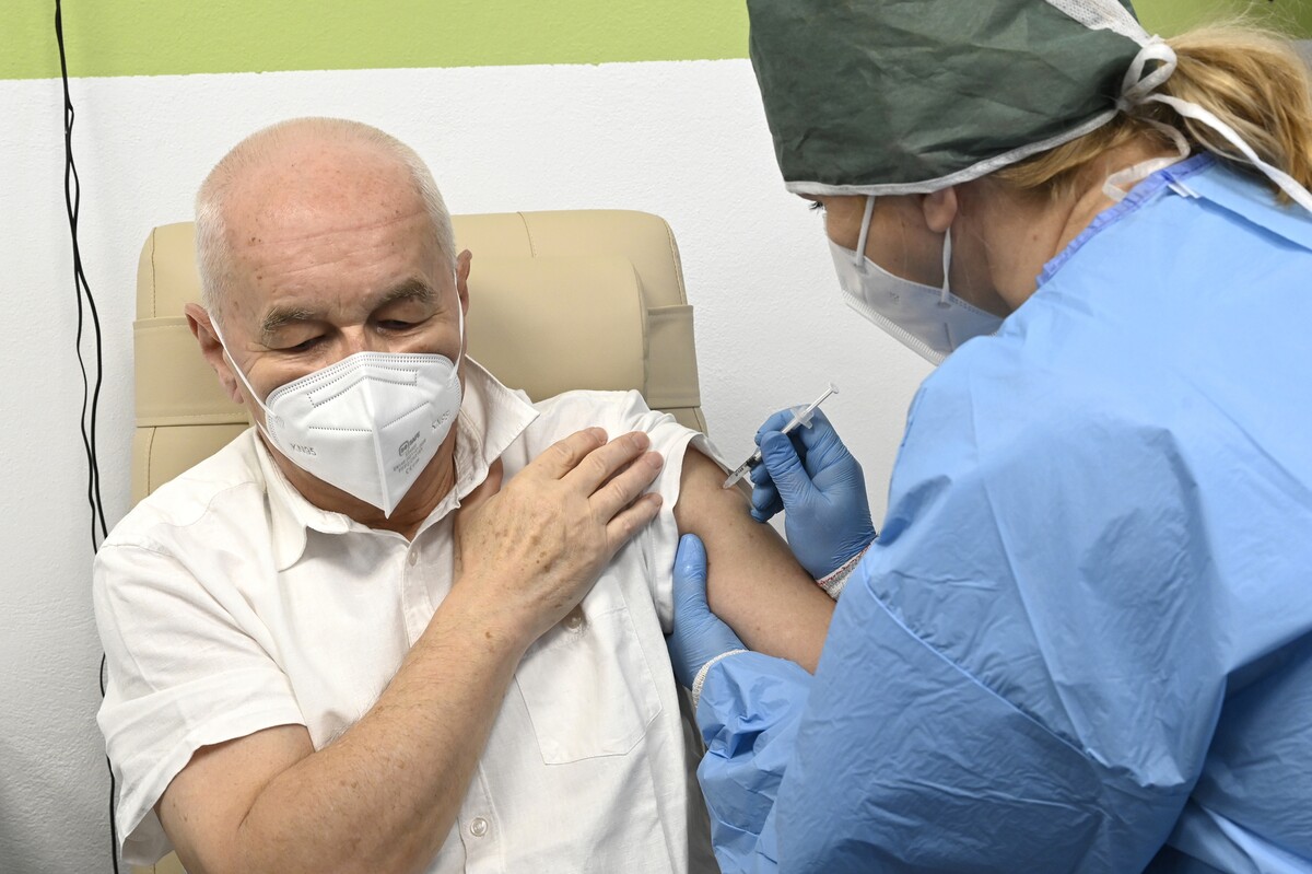očkování slovensko staří lidé koronavirus