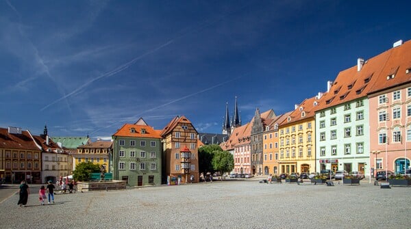 Tohle náměstí se nachází ve městě vzdáleném 5 km od německých hranic. Poznáš ve kterém?