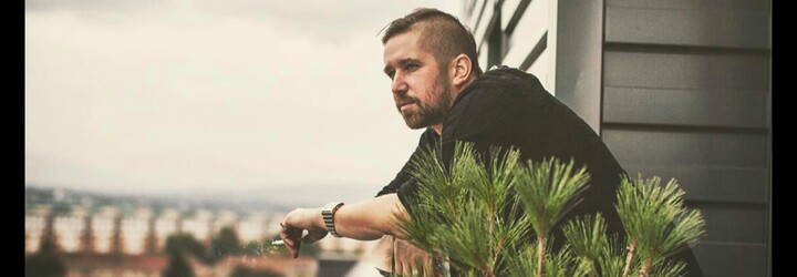 Delik má v pi*i a pomenoval tak aj svoj album. Nájdeme na ňom Separa, Aless aj Veca a vyjde už o pár týždňov