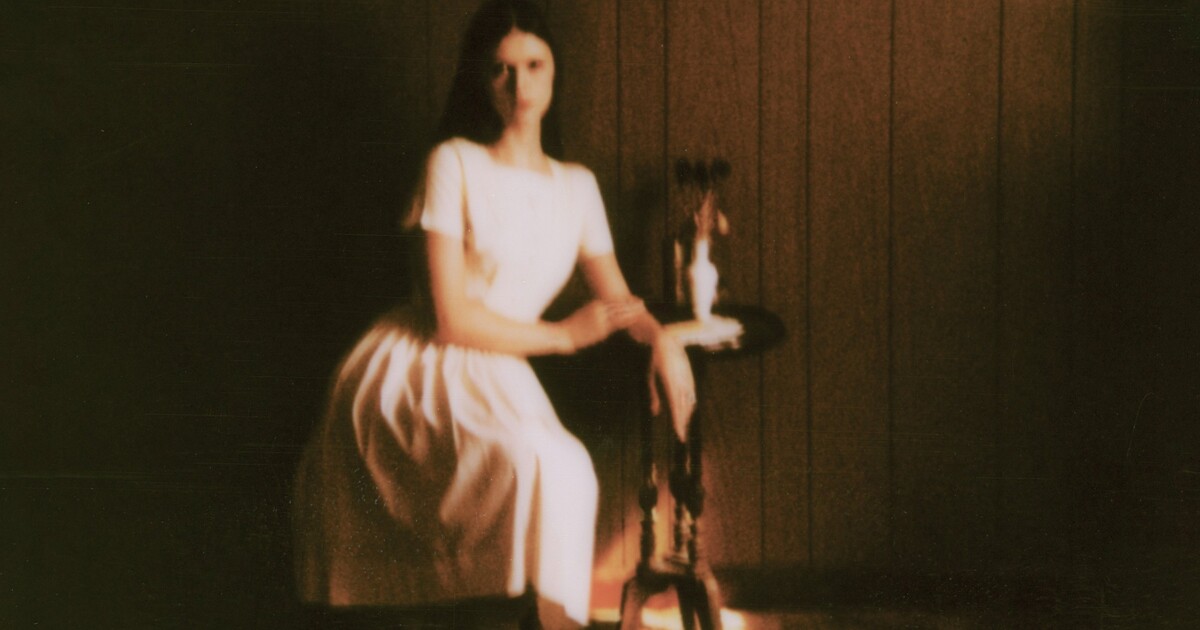 Ethel Cain je první otevřeně trans umělkyně s albem v Top 10 v USA. Pomohl i prodej vinylů