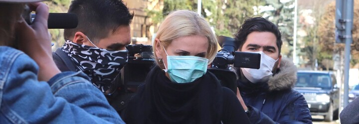 Monike Jankovskej odklepol súd väzbu, rovnako ako ďalším štyrom obvineným. Sudkyňa Repáková sa priznala