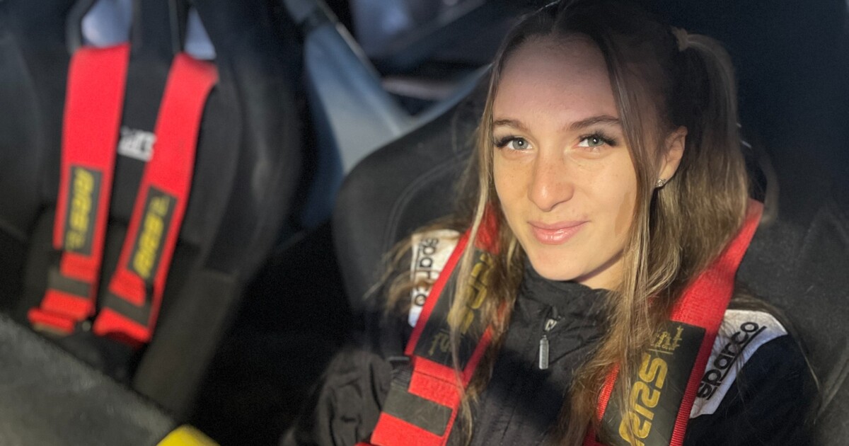 Natálie závodí v driftování: Jeden chlap se smál tomu, jak řídím. Podriftovala jsem s ním na kruháči a pozvracel se