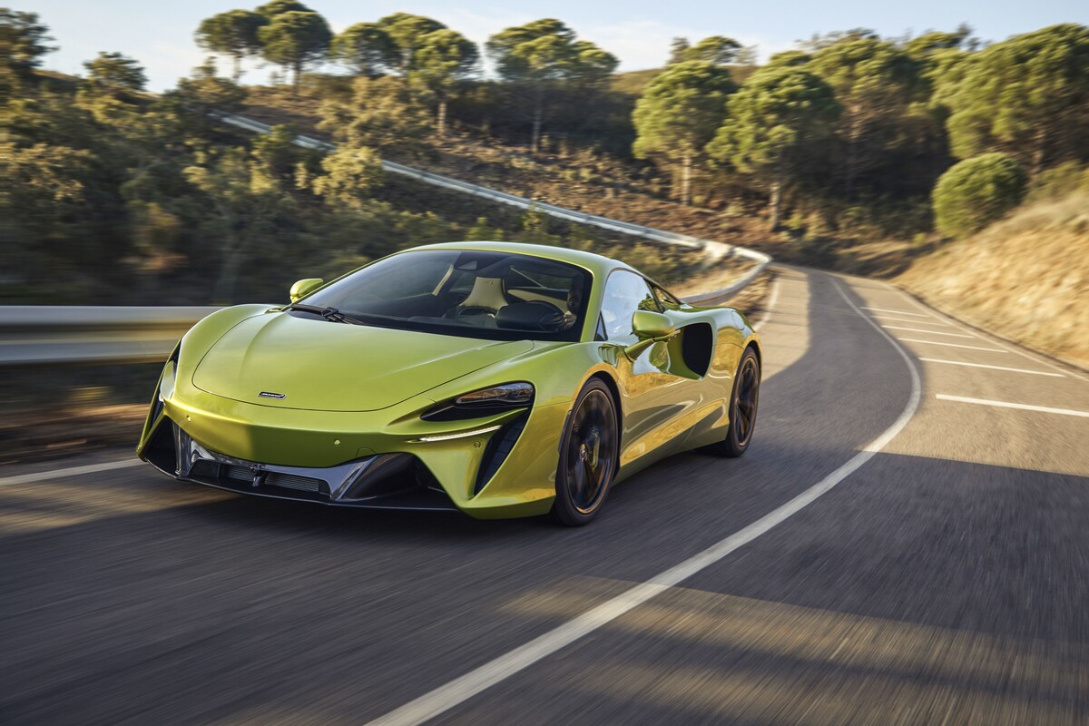 McLaren, Artura,
