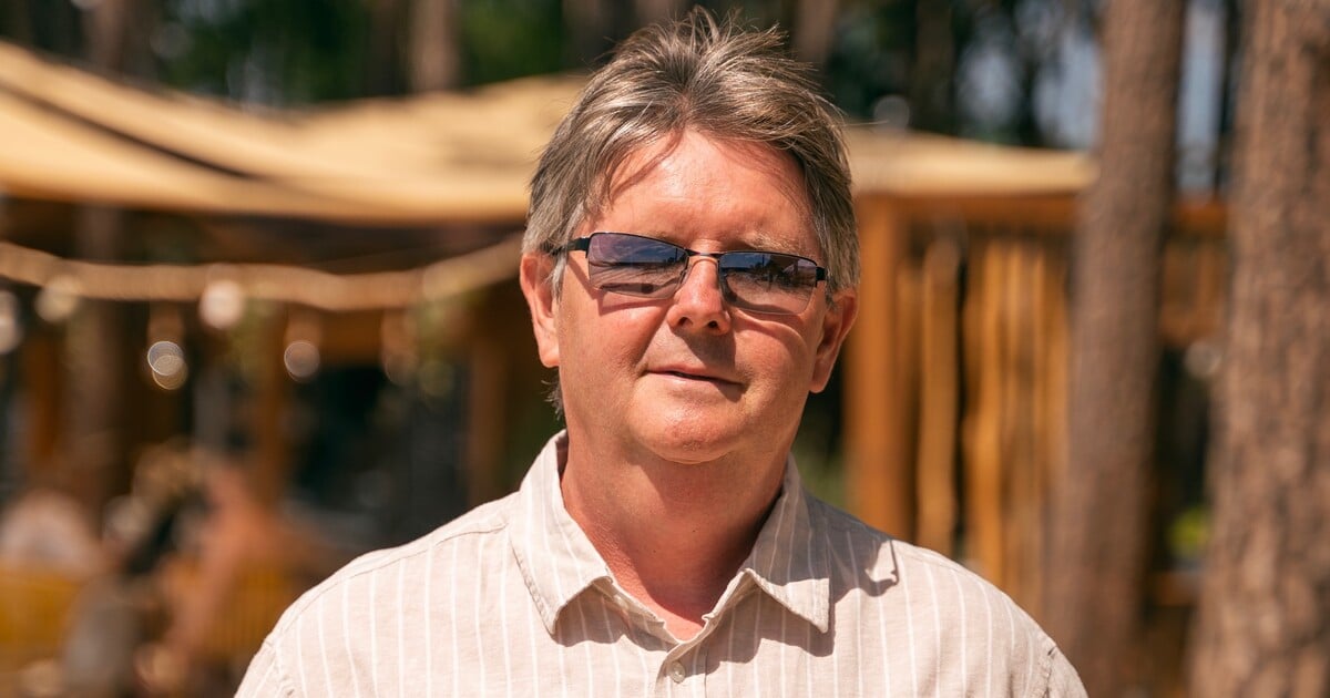 „Komunisté nudisty odváželi z pláže do lesů. Chtěli je tak potrestat za nahotu,“ říká správce nudistické pláže (Rozhovor)