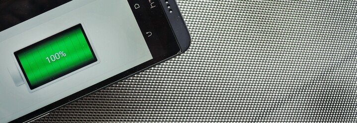 Za 5 minút nabíjania až 5 hodín používania. Novým Android smartfónom doplníme šťavu ešte rýchlejšie