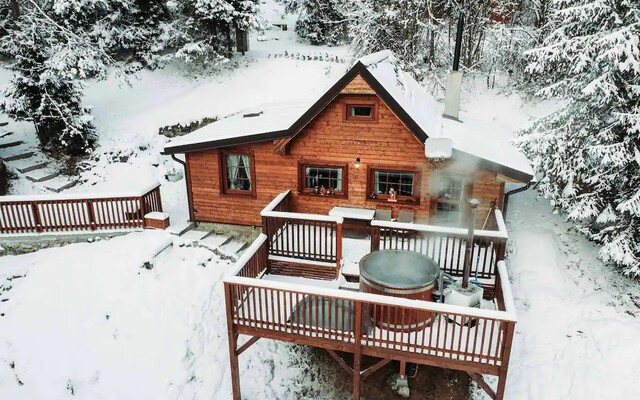 7 čarovných Airbnb ubytovaní, kde prežiješ rozprávkovú zimu a nemusíš za nimi cestovať ďaleko