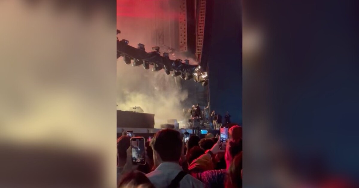 Video: Během Skrillexova setu vypukl na pódiu požár. Show ve Španělsku musela být přerušena