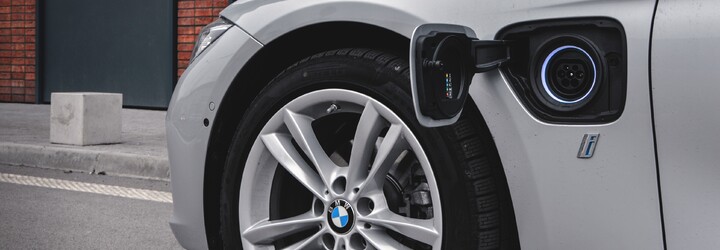 Co s sebou přináší hybridní automobil a vyplatí se vůbec? Zjišťovali jsme to s novým BMW