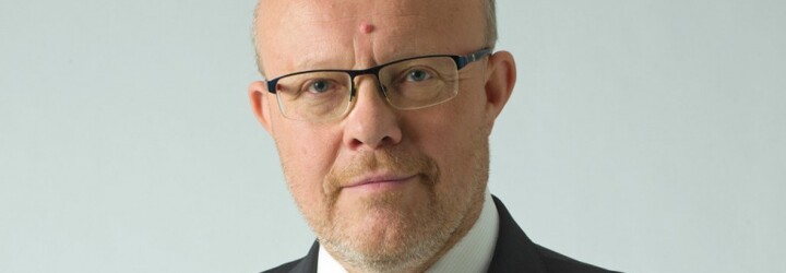 Válek: Povinné nošení respirátorů ve zdravotnictví skončí nejpozději 11. května