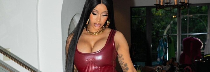Cardi B vlastní sbírku kabelek značky Hermès v hodnotě několika desítek milionů korun