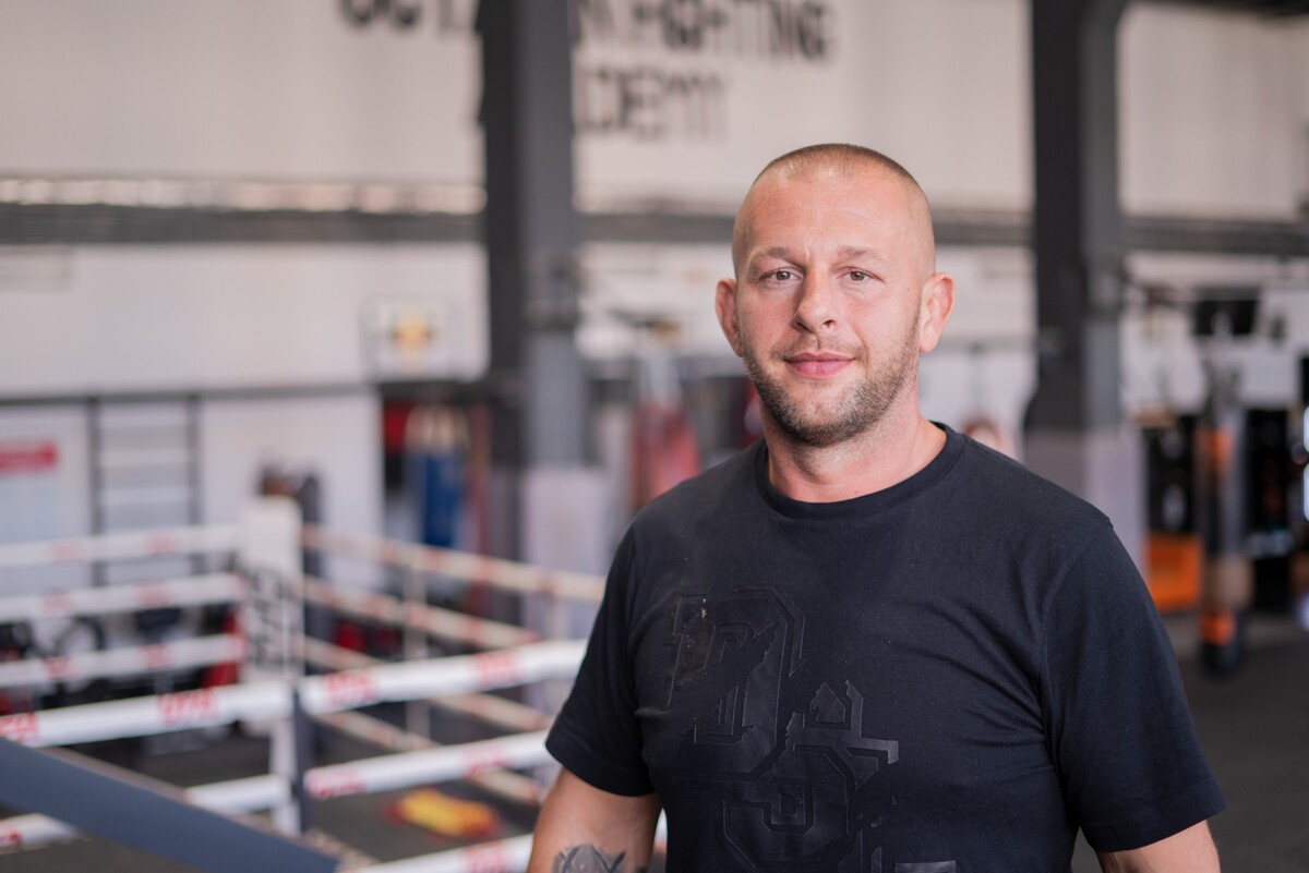 MMA zápasník a tréner Ilja Škondrič.