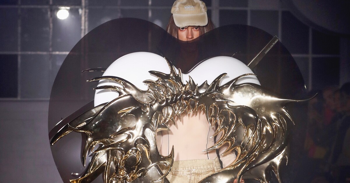 Bionické končetiny a přesun do virtuálního světa. Je toto budoucnost módního průmyslu?