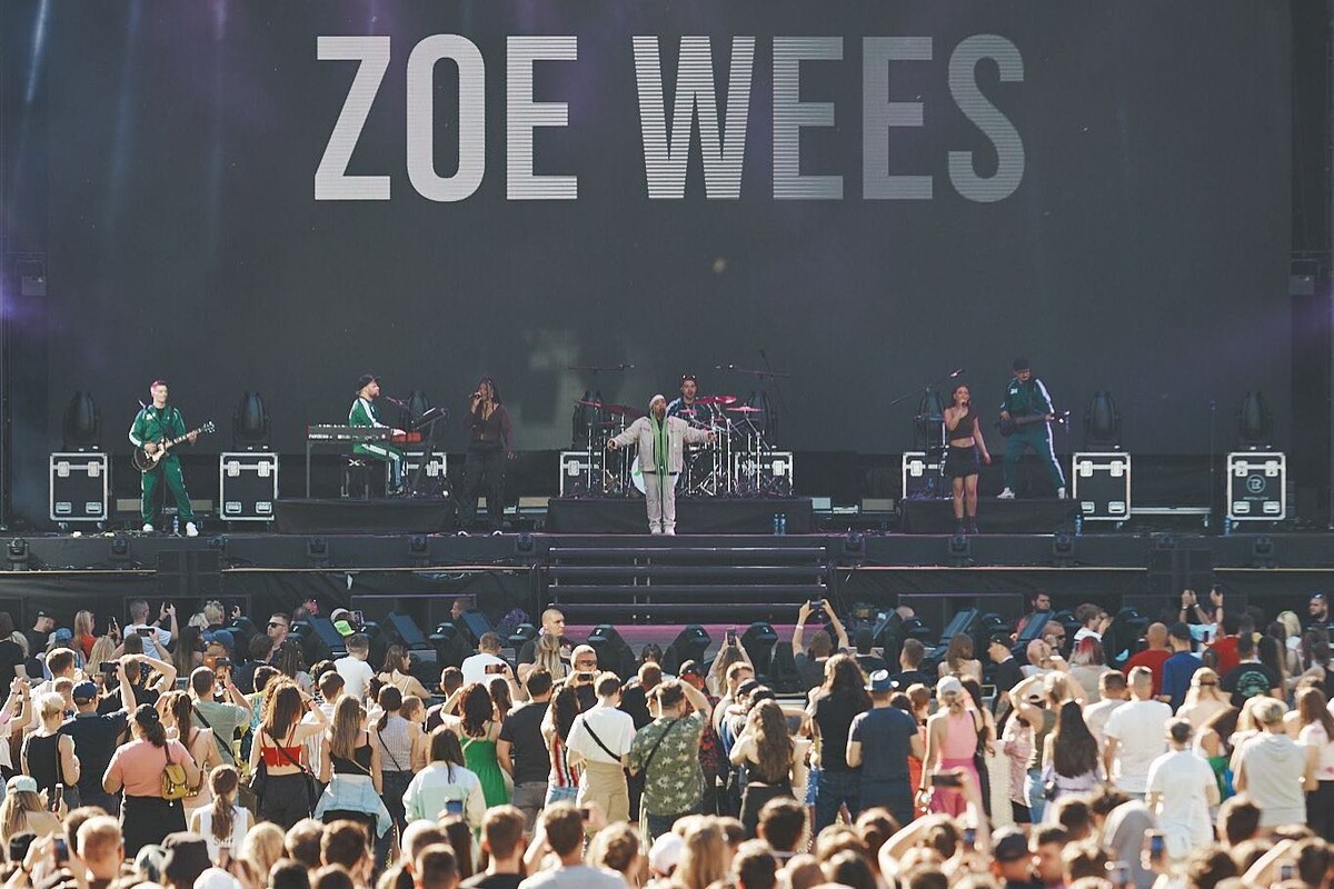 Speváčka Zoe Wees.