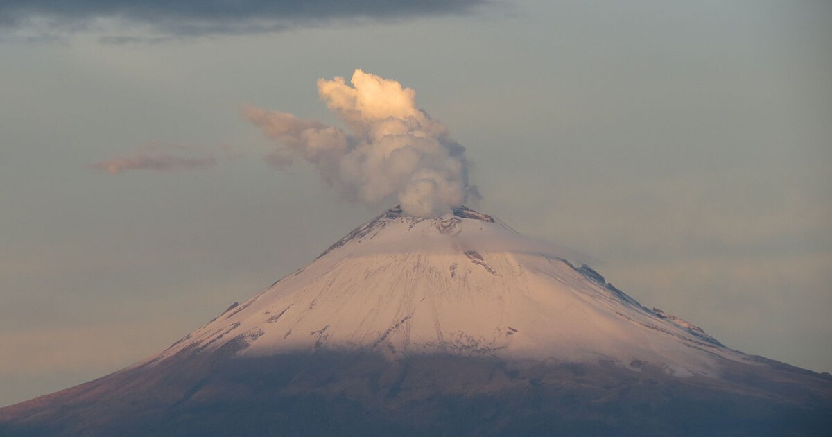 Video: Sopka Popocatépetl se probudila k životu. Chrlí dým a popel, výjimkou nejsou ani erupce