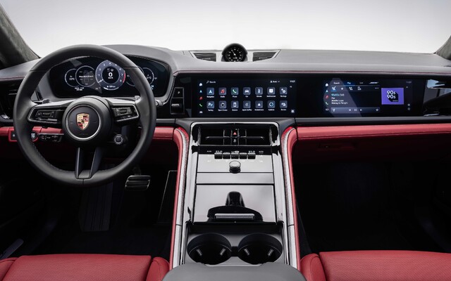 Už aj nová Panamera príde v interiéri o niektoré tradičné prvky značky Porsche, jej palubná doska prejde digitalizáciou