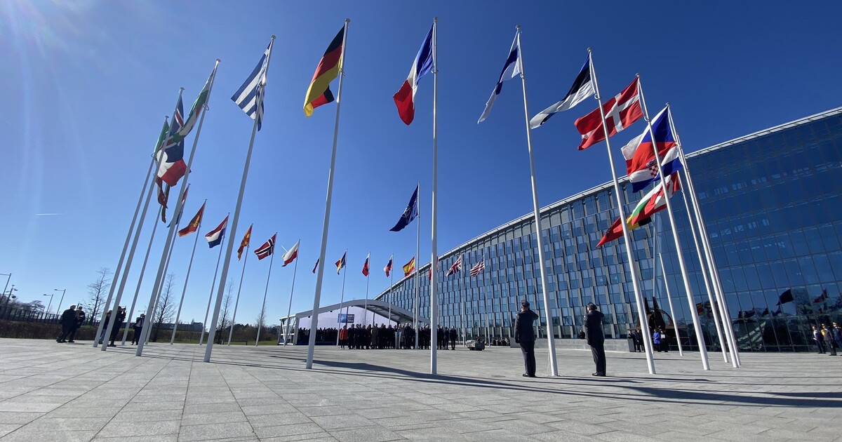 Nejrychleji v historii: Finsko vstoupilo do NATO