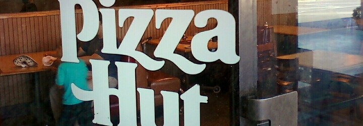 Pizza Hut znovu v Praze! Po třinácti letech se do Česka vrátí oblíbená síť pizzerií