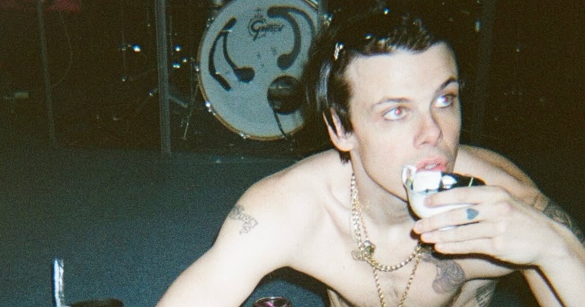 Yungblud: „Tlak na to být muž mě málem zničil,“ řekl v intimním rozhovoru