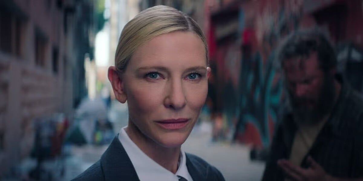 Cate Blanchettová na konci tretej série seriálu Hra o chobotnicu