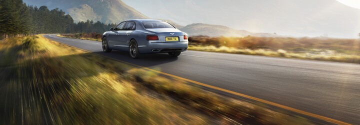 Toto je najrýchlejšia limuzína od Bentley! 635-koňový Flying Spur W12 S dokáže uháňať až 325 km/h
