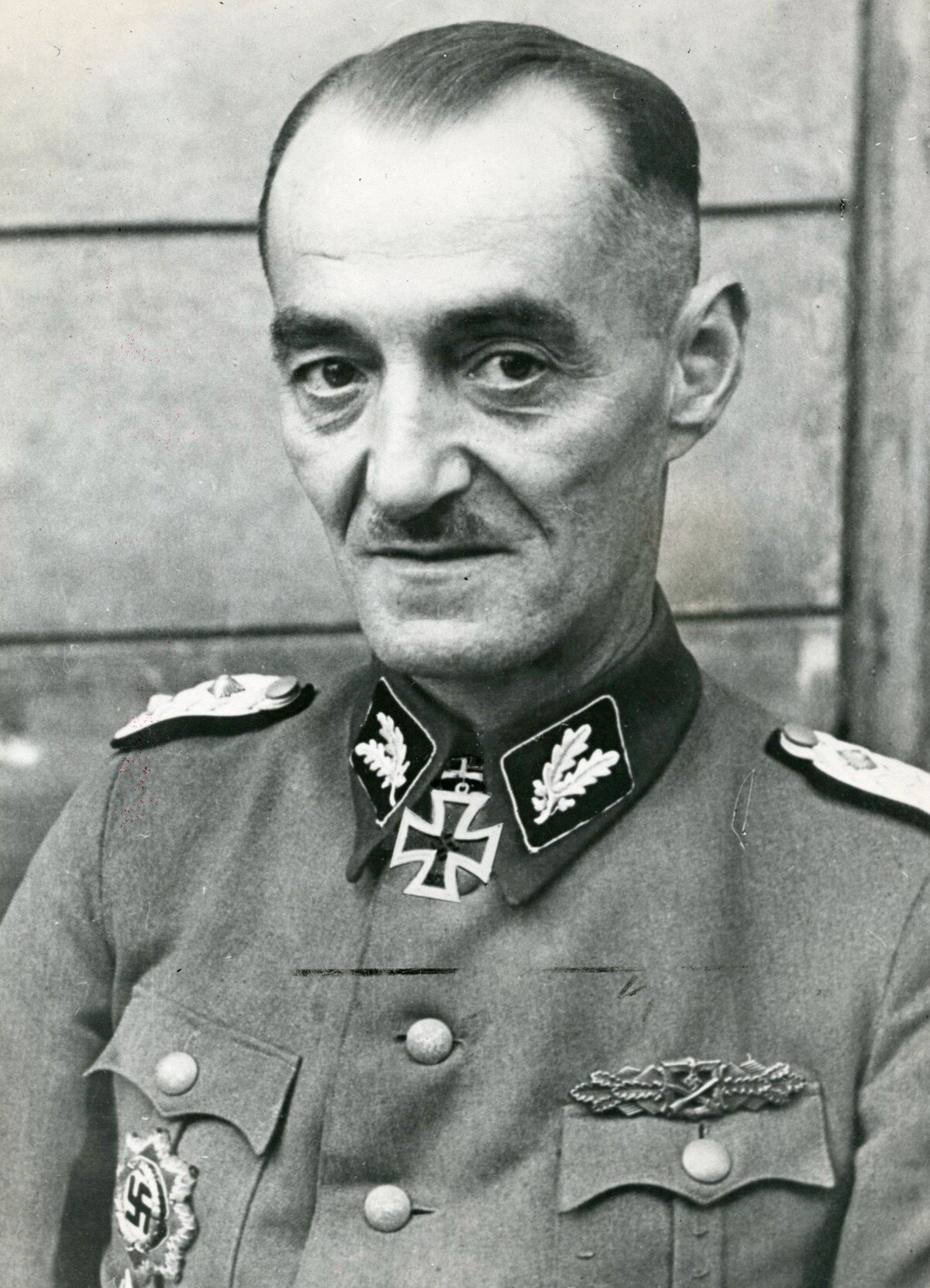 Oskar Dirlewanger na fotografii z roku 1944.