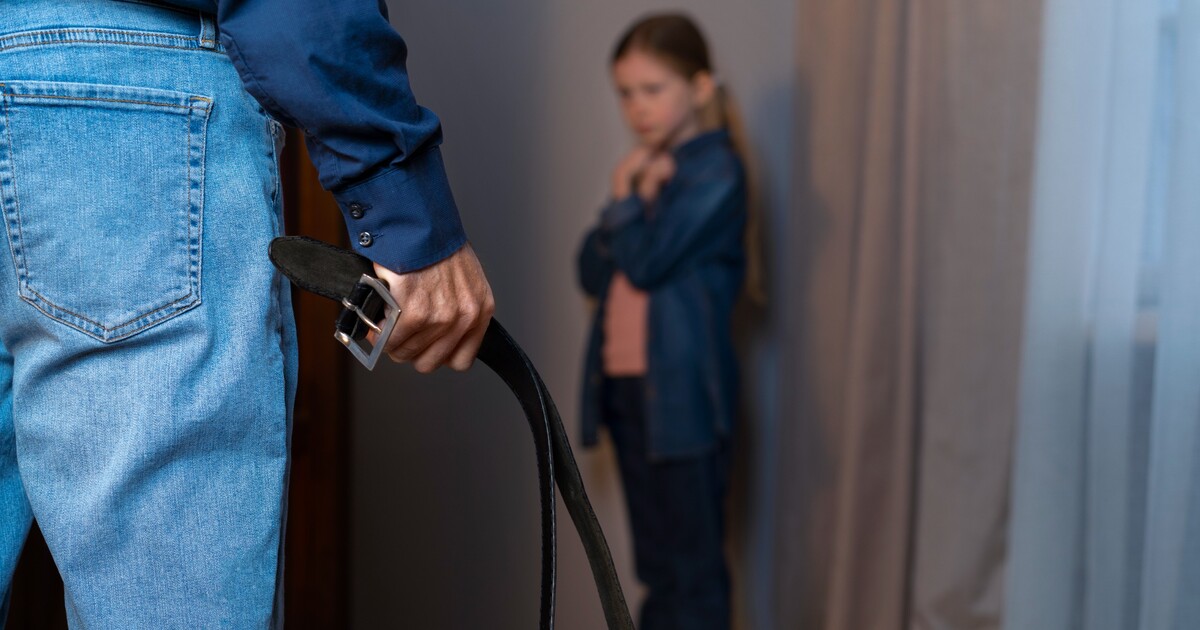 Odpuštění není povinnost. Proč je v pořádku nemít v životě lidi, kteří ti ubližují, i když jsou to tví rodiče?