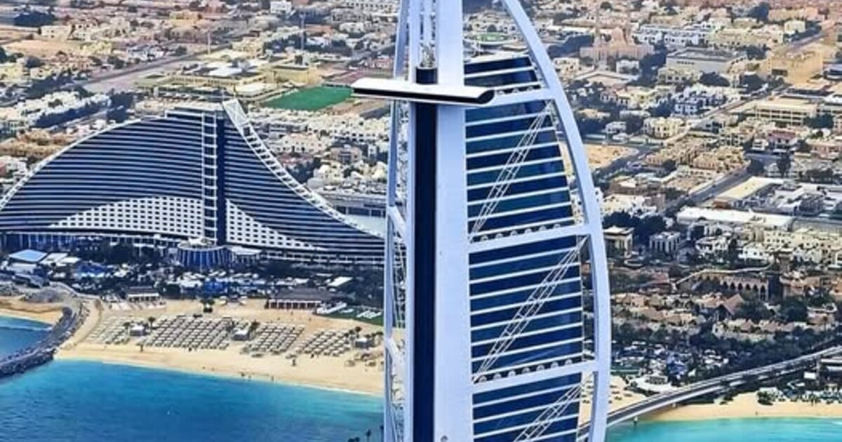 Nejluxusnější hotel v Dubaji se uzavírá po téměř 30 letech. Přestává přijímat hosty