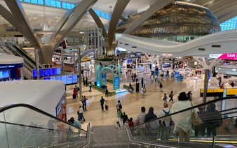 60 Slovákov uviazlo na letisku v Abu Dhabi, už tri dni sa im nepodarilo odletieť. Každý deň sa zopakuje rovnaký scenár